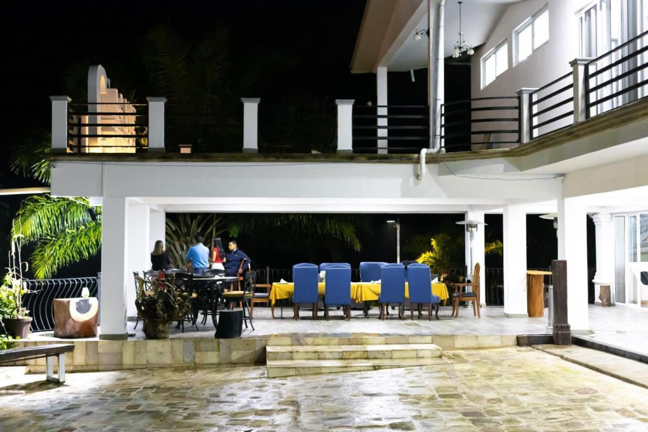 Hotel Cocoview, Bar & Restaurante Valle de Ángeles Exteriör bild